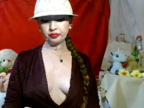 hottieperla online show from February 2026 07:41:01 PM