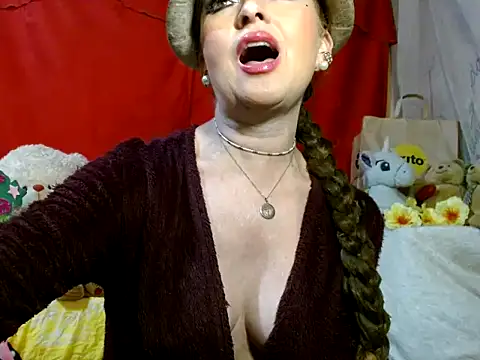hottieperla online show from February 2026 04:49:01 PM
