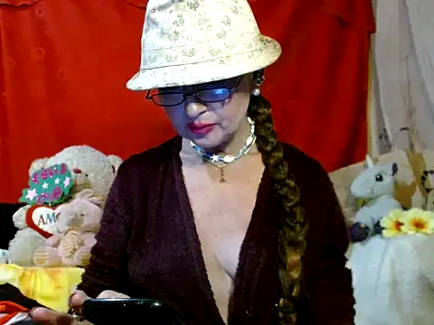 hottieperla online show from April 2026 07:58:02 PM