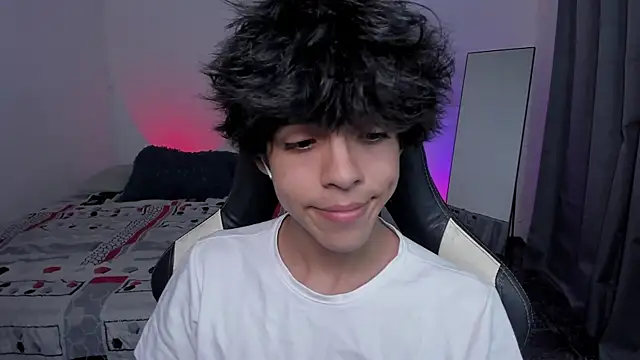 Snapshot of Alan26_ chatting on January 2026 04:05:01 AM Alan26 online show from January 2026 04:05:01 AM