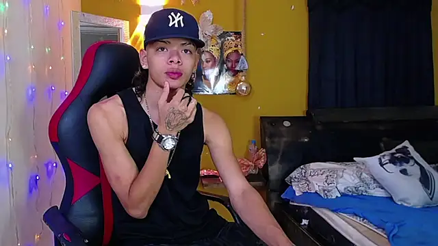 Snapshot of Harry_jhonsson chatting on December 2024 04:30:02 AM Harry jhonsson online show from December 2024 04:30:02 AM