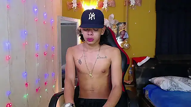 Snapshot of Harry_jhonsson chatting on December 2024 08:11:02 AM Harry jhonsson online show from December 2024 08:11:02 AM