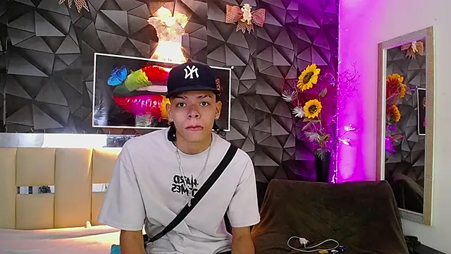Snapshot of Harry_jhonsson chatting on January 2025 03:34:01 AM Harry jhonsson online show from January 2025 03:34:01 AM