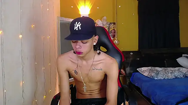 Snapshot of Harry_jhonsson chatting on January 2025 09:08:02 AM Harry jhonsson online show from January 2025 09:08:02 AM
