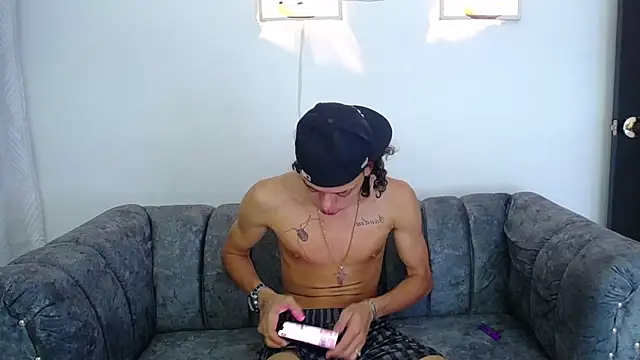 Snapshot of Harry_jhonsson chatting on February 2025 05:52:02 AM Harry jhonsson online show from February 2025 05:52:02 AM