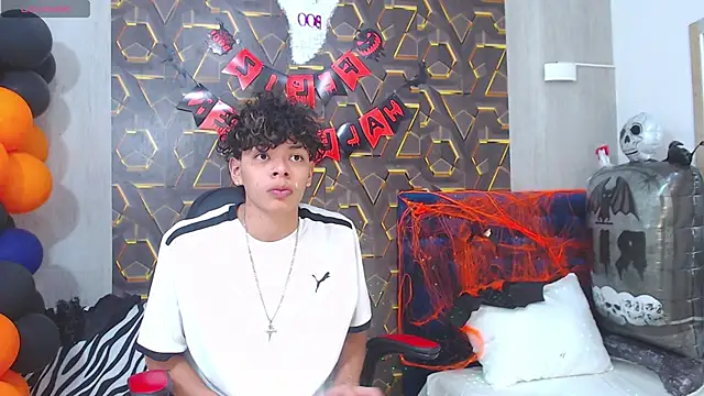 Snapshot of Harry_jhonsson chatting on October 2025 09:14:02 PM Harry jhonsson online show from October 2025 09:14:02 PM