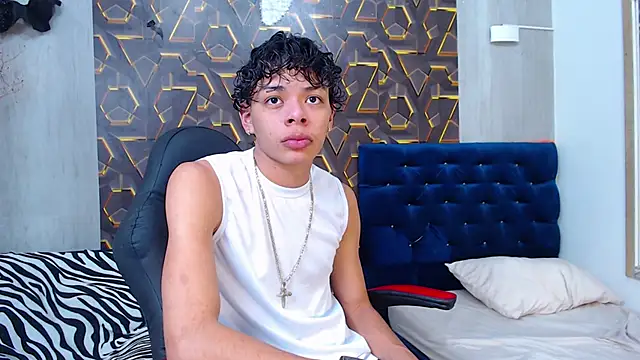 Snapshot of Harry_jhonsson chatting on November 2025 10:43:02 PM Harry jhonsson online show from November 2025 10:43:02 PM