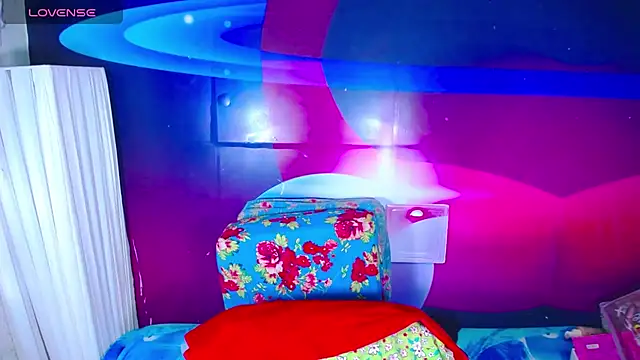 Cristalxxts online show from December 2025 07:53:02 PM