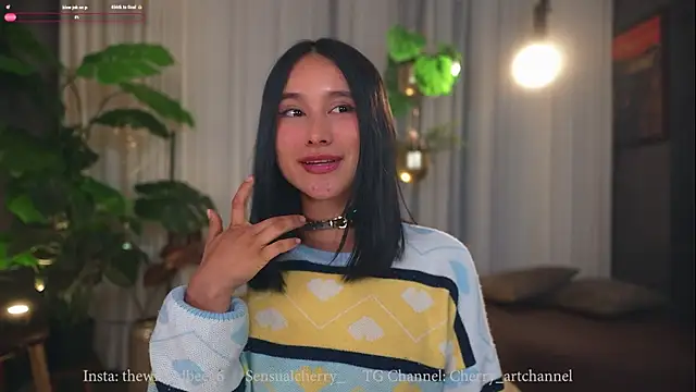 Snapshot of Miss_beee chatting on November 2025 01:03:02 AM Miss beee online show from November 2025 01:03:02 AM