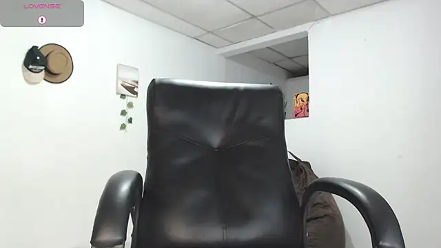 Aaronblack1  online show from September 2025 01:51:02 AM