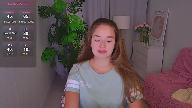 Snapshot of LovelyJessie chatting on July 2026 01:31:01 PM LovelyJessie online show from July 2026 01:31:01 PM
