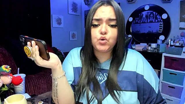 Snapshot of Luise_Meyrink chatting on March 2026 02:05:02 AM Luise Meyrink online show from March 2026 02:05:02 AM