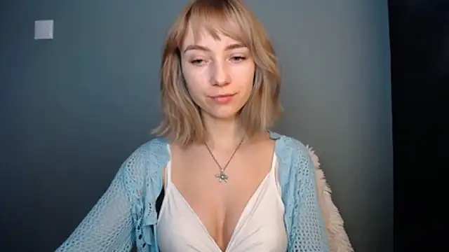 LuciaYoung online show from February 2026 07:38:02 AM