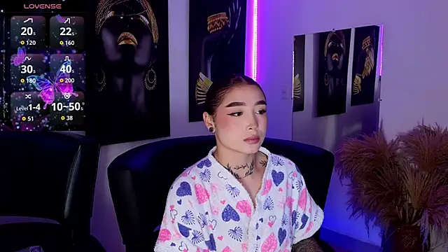  brenna hanson online show from November 2025 07:25:01 PM