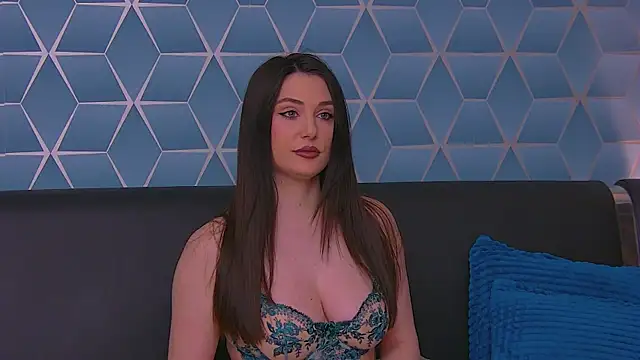 Snapshot of KassieWeins chatting on April 2026 05:59:01 PM KassieWeins online show from April 2026 05:59:01 PM