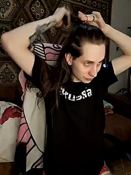 Nikki Sandy online show from January 2025 05:05:01 AM