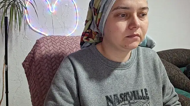 Snapshot of Cyndee_Winter chatting on February 2026 09:09:02 PM Cyndee Winter online show from February 2026 09:09:02 PM