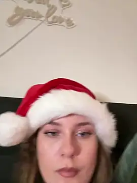 Snapshot of MaribelRiver chatting on December 2024 06:27:01 PM MaribelRiver online show from December 2024 06:27:01 PM