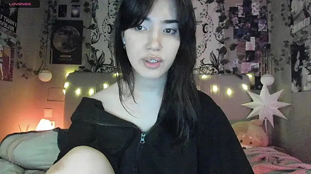 Snapshot of Anisawithlove chatting on March 2025 08:32:02 PM Anisawithlove online show from March 2025 08:32:02 PM