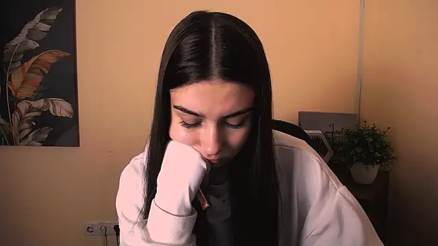 Lili magic online show from October 2025 07:00:02 AM