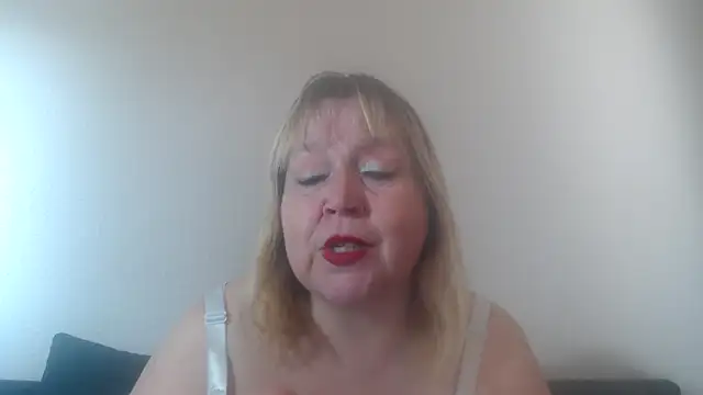Snapshot of Blasflittchen chatting on March 2025 02:12:01 PM Blasflittchen online show from March 2025 02:12:01 PM