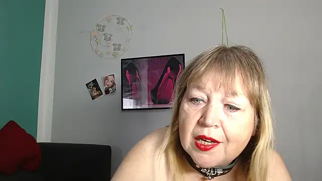 Snapshot of Blasflittchen chatting on September 2025 09:42:02 AM Blasflittchen online show from September 2025 09:42:02 AM