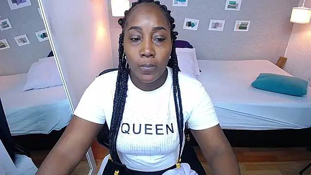 Snapshot of kiara_evanss chatting on December 2024 08:26:02 PM kiara evanss online show from December 2024 08:26:02 PM