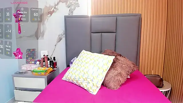 CINTYLOVELY online show from September 2025 07:41:01 PM