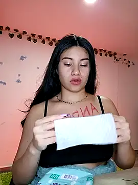 Snapshot of tara20_ chatting on December 2024 08:33:02 AM tara20 online show from December 2024 08:33:02 AM