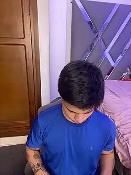 Niicky1  online show from December 2024 09:13:02 PM