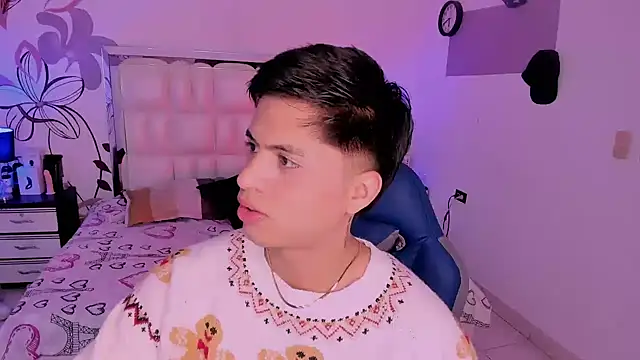 Niicky1  online show from December 2024 09:06:01 PM