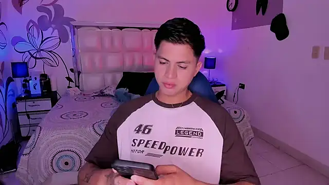 Niicky1  online show from February 2025 08:49:02 PM