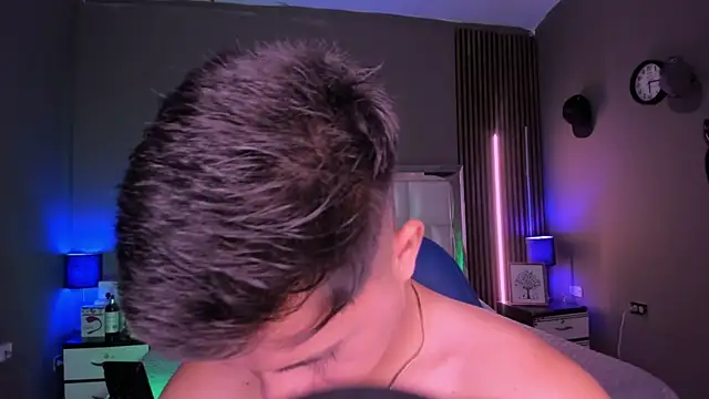 Niicky1  online show from September 2025 09:26:01 PM