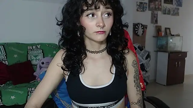 kitty22  online show from December 2024 03:00:02 PM