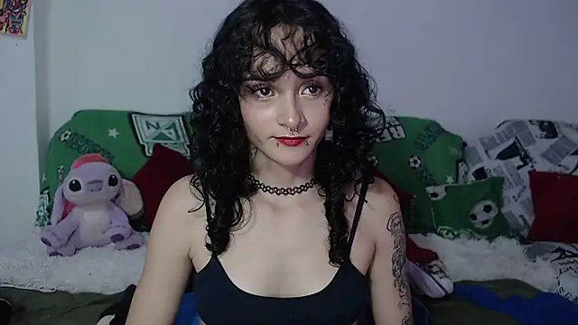 kitty22  online show from December 2024 03:15:01 PM