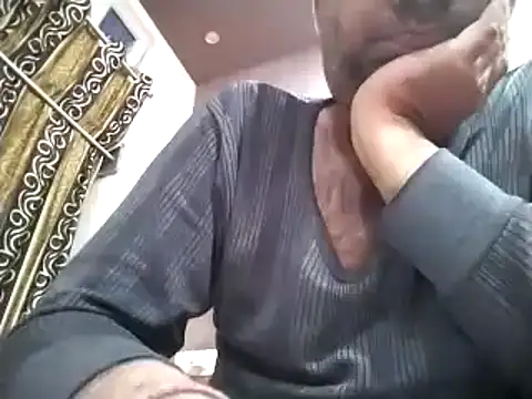 Snapshot of lund_lol chatting on January 2025 05:24:02 PM lund lol online show from January 2025 05:24:02 PM