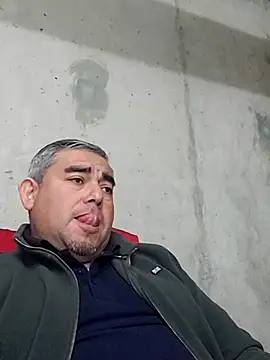 Manolete007x online show from April 2026 05:52:02 PM