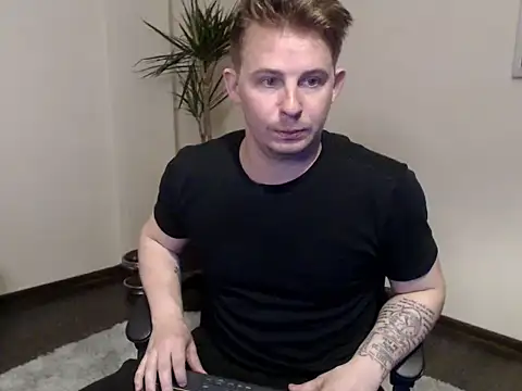 Snapshot of LandonYork chatting on April 2026 06:03:02 PM LandonYork online show from April 2026 06:03:02 PM
