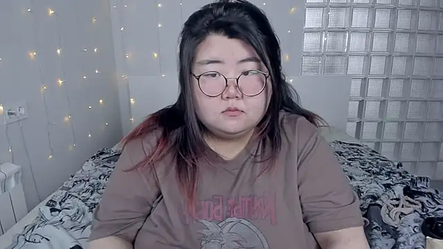 Snapshot of Nadine_asian chatting on December 2024 07:49:02 AM Nadine asian online show from December 2024 07:49:02 AM