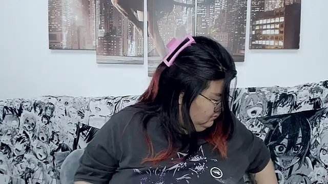 Snapshot of Nadine_asian chatting on December 2024 06:21:02 AM Nadine asian online show from December 2024 06:21:02 AM