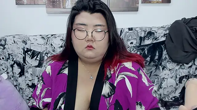 Snapshot of Nadine_asian chatting on December 2024 06:45:01 AM Nadine asian online show from December 2024 06:45:01 AM