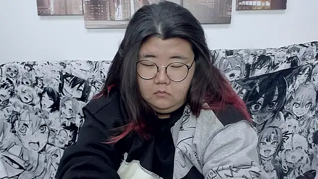 Snapshot of Nadine_asian chatting on January 2025 02:11:02 AM Nadine asian online show from January 2025 02:11:02 AM