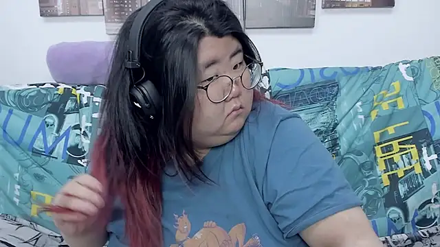 Snapshot of Nadine_asian chatting on January 2025 02:20:01 AM Nadine asian online show from January 2025 02:20:01 AM