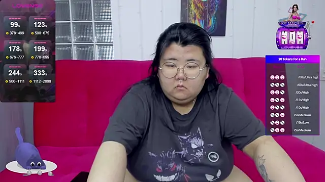 Snapshot of Nadine_asian chatting on October 2025 01:16:02 AM Nadine asian online show from October 2025 01:16:02 AM