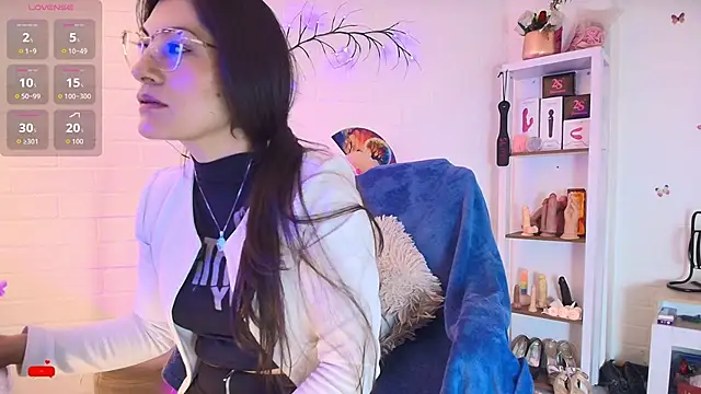 Rapunzeell  online show from September 2025 01:58:01 PM