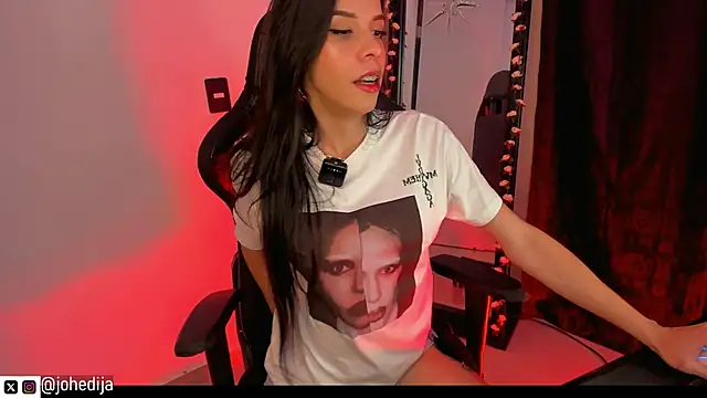 Snapshot of johedija chatting on March 2026 12:46:02 AM johedija online show from March 2026 12:46:02 AM