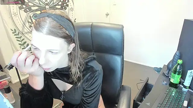 Ts-lucy-lux online show from July 2026 09:28:02 PM