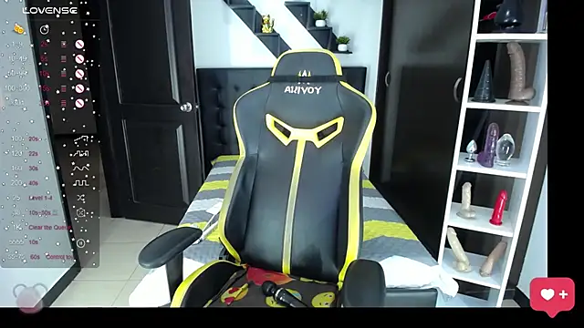 kendalladam online show from September 2025 08:23:02 PM