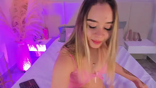 Snapshot of sofia_pamela chatting on March 2025 07:42:02 PM sofia pamela online show from March 2025 07:42:02 PM