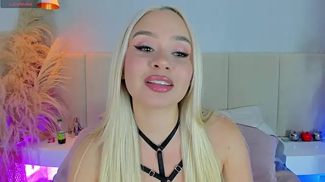 sofia pamela online show from September 2025 07:17:02 PM